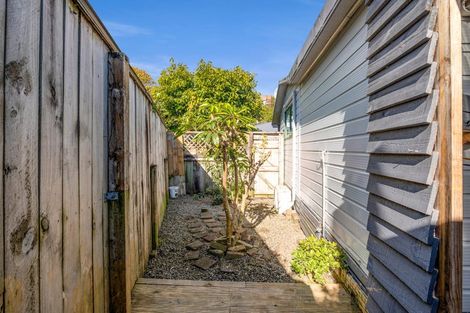 Photo of property in 40 Queens Road, Glen Avon, New Plymouth, 4312