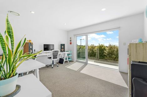 Photo of property in 9 Ruth Craig Place, Stanmore Bay, Whangaparaoa, 0932