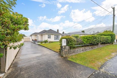 Photo of property in 6 Mckay Street, Wainuiomata, Lower Hutt, 5014
