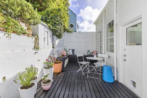 Photo of property in 147 Marine Parade, Seatoun, Wellington, 6022