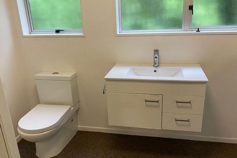 Photo of property in 2/49 Maungaraki Road, Korokoro, Lower Hutt, 5012