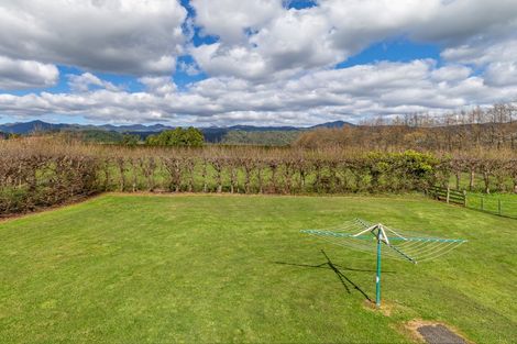 Photo of property in 370 Tararua Road, Levin, 5571