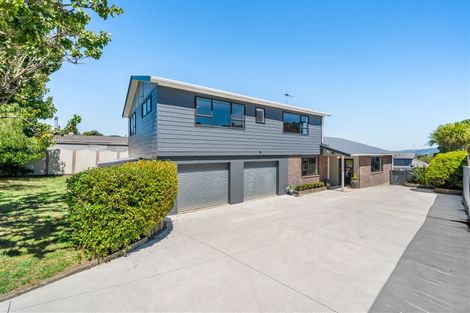 Photo of property in 25 Roband Crescent, Brown Owl, Upper Hutt, 5018