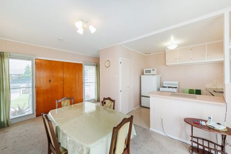 Photo of property in 18 Tararua Terrace, Cloverlea, Palmerston North, 4412