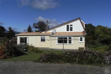 Photo of property in 6 Papaitonga Lake Road, Ohau, Levin, 5570