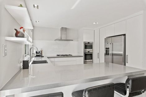 Photo of property in 13 Te Hoe Grove, Pinehill, Auckland, 0632