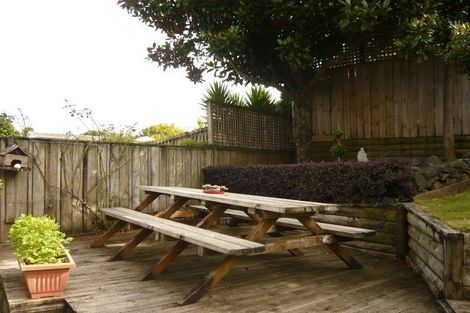 Photo of property in 18 Silhouette Way, Western Heights, Hamilton, 3200