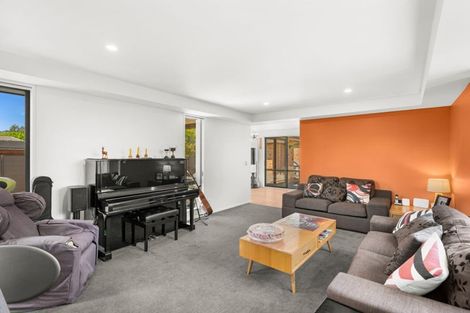 Photo of property in 17 Sovereign Gardens, Halswell, Christchurch, 8025