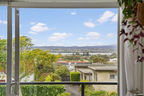 Photo of property in 2/9 Strong Street, St Johns, Auckland, 1072