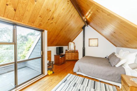 Photo of property in 11 Hillgrove Place, Fitzherbert, Palmerston North, 4410