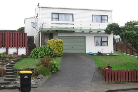 Photo of property in 44 Fitzpatrick Street, Newlands, Wellington, 6037
