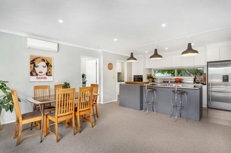 Photo of property in 6 Strasbourge Street, Martinborough, 5711