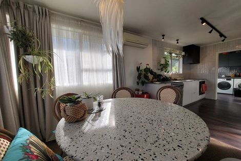 Photo of property in 1/21 Kerria Place, Sunnynook, Auckland, 0620