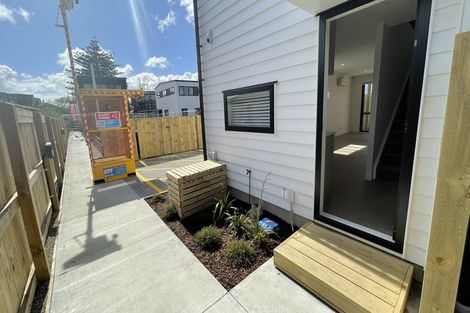 Photo of property in 9/5 Brandon Road, Glen Eden, Auckland, 0602