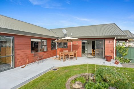 Photo of property in 15 Tudor Grove, Feilding, 4702