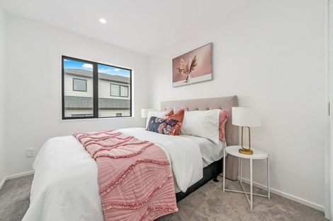 Photo of property in 20 Sabot Place, Massey, Auckland, 0614