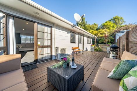 Photo of property in 33 Fenchurch Grove, Stokes Valley, Lower Hutt, 5019