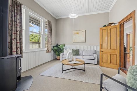 Photo of property in 15 Morley Street, New Plymouth, 4310