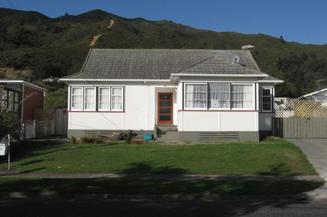 Photo of property in 9 Newcombe Street, Naenae, Lower Hutt, 5011