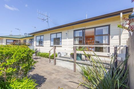 Photo of property in 2/16 Wellington Road, Waipukurau, 4200