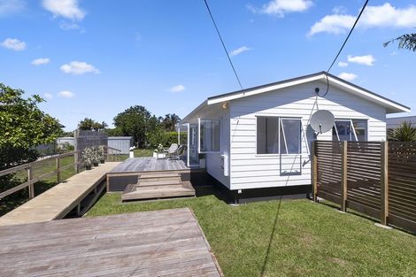 Photo of property in 10 Point Wells Road, Point Wells, Warkworth, 0986