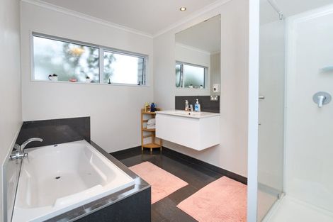 Photo of property in 67a Parnell Heights Drive, Kelvin Grove, Palmerston North, 4414