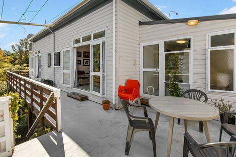 Photo of property in 28 Carrington Street, New Plymouth, 4310