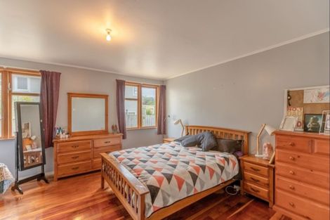 Photo of property in 61 Jillett Street, Titahi Bay, Porirua, 5022