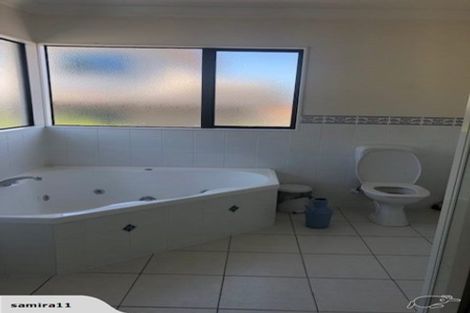 Photo of property in 25 The Enclave, Totara Heights, Auckland, 2105