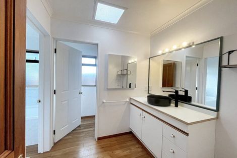 Photo of property in 86 Pahiatua Street, Hokowhitu, Palmerston North, 4410