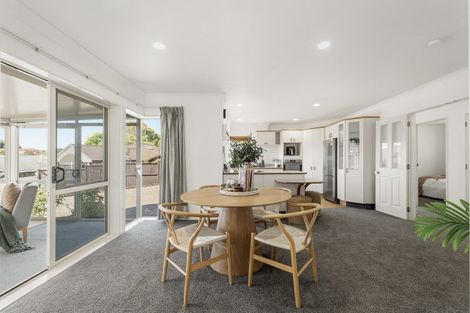 Photo of property in 15 Robinia Place, Ohauiti, Tauranga, 3112