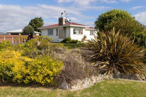 Photo of property in 32 Trinity Crescent, Pirimai, Napier, 4112