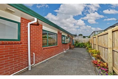 Photo of property in 2/11 Roanoke Way, Albany, Auckland, 0632