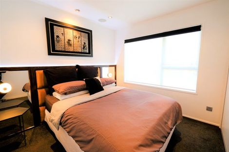 Photo of property in 98 Grande Vue Road, Hillpark, Auckland, 2102