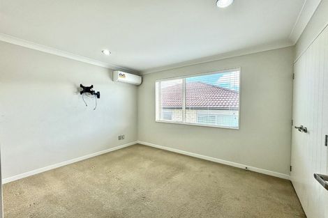Photo of property in 10 Palazzo Close, Flat Bush, Auckland, 2019