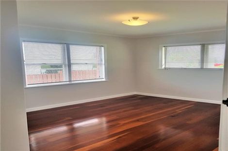 Photo of property in 52 Exmouth Road, Northcote, Auckland, 0627