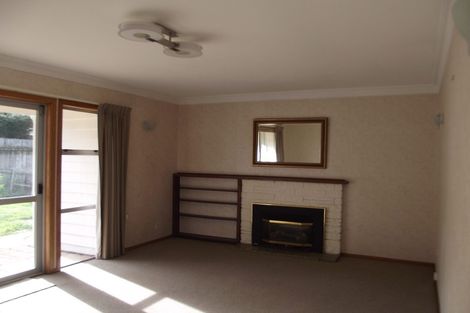 Photo of property in 3 Dunmail Way, Newlands, Wellington, 6037