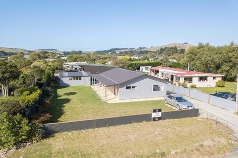 Photo of property in 122 Henry Street, Waikouaiti, 9510