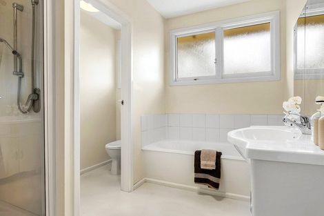 Photo of property in 10 Clouston Street, Saint Martins, Christchurch, 8022