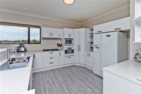 Photo of property in 9 Wentwood Place, Torbay, Auckland, 0630