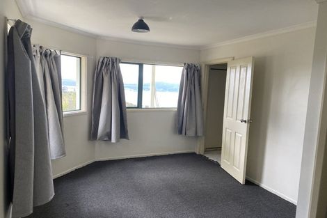 Photo of property in 9d Edgecombe Street, Newlands, Wellington, 6037