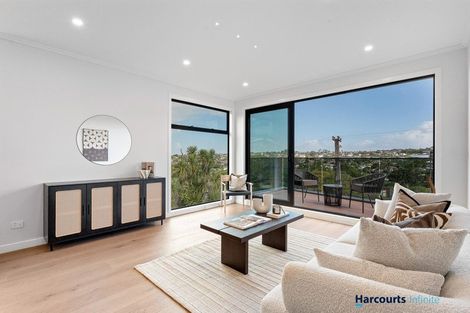 Photo of property in 545 Beach Road, Murrays Bay, Auckland, 0630