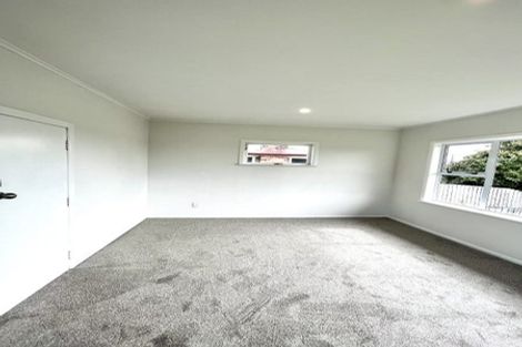 Photo of property in 50 Farquhar Road, Glendene, Auckland, 0602