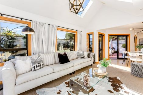 Photo of property in 19 Hinau Street, Woburn, Lower Hutt, 5010