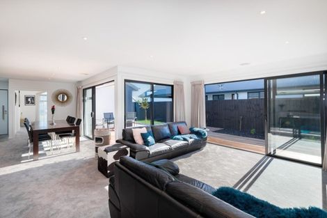 Photo of property in 40 Holiday Drive, Mairehau, Christchurch, 8052