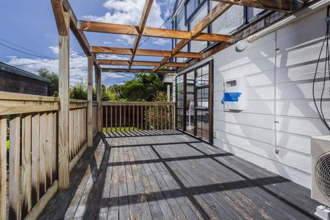 Photo of property in 2/189 Onewa Road, Birkenhead, Auckland, 0626