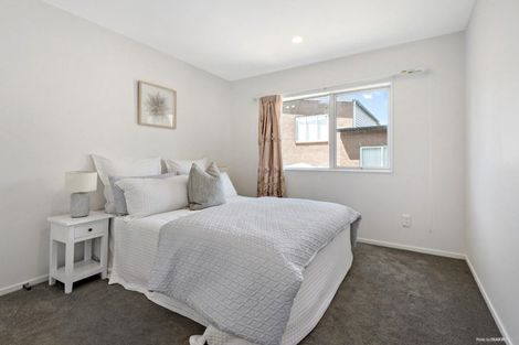 Photo of property in 17 Sunshine Boulevard, Sunnyvale, Auckland, 0612