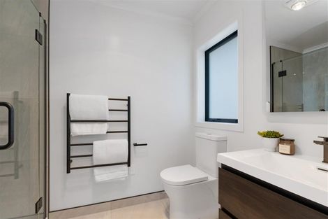 Photo of property in 1 Erlam Place, Matipo Heights, Rotorua, 3015