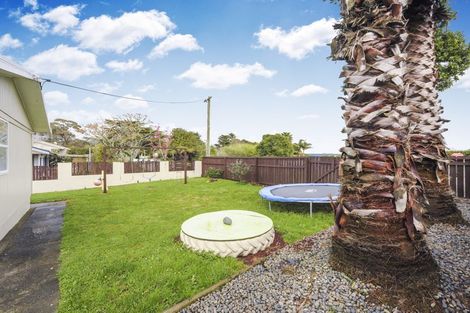 Photo of property in 83 Sunnyvale Road, Massey, Auckland, 0614