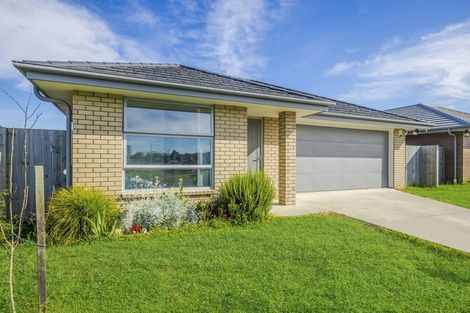 Photo of property in 17 Perla Road, Pukekohe, 2120